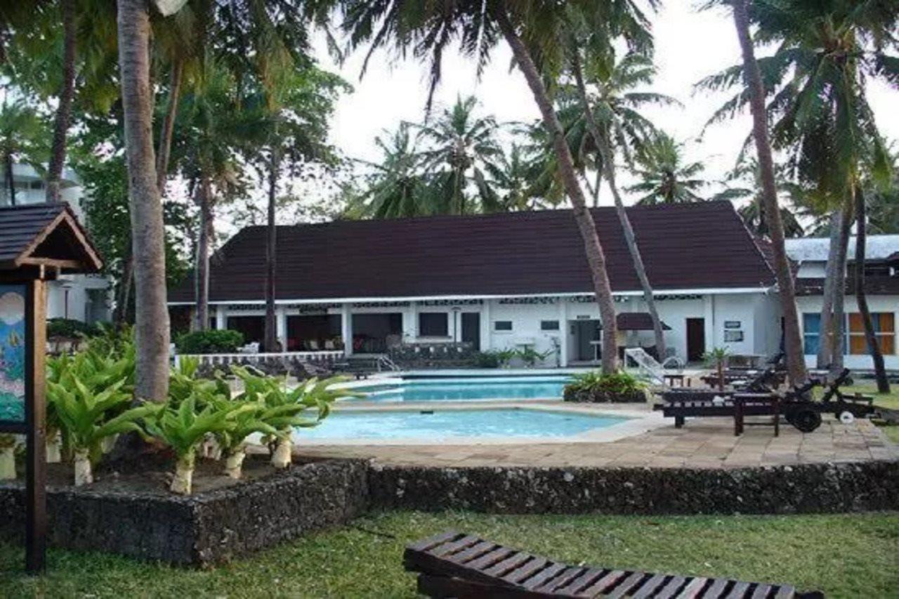 Kenya Bay Beach Hotel Bamburi Bagian luar foto