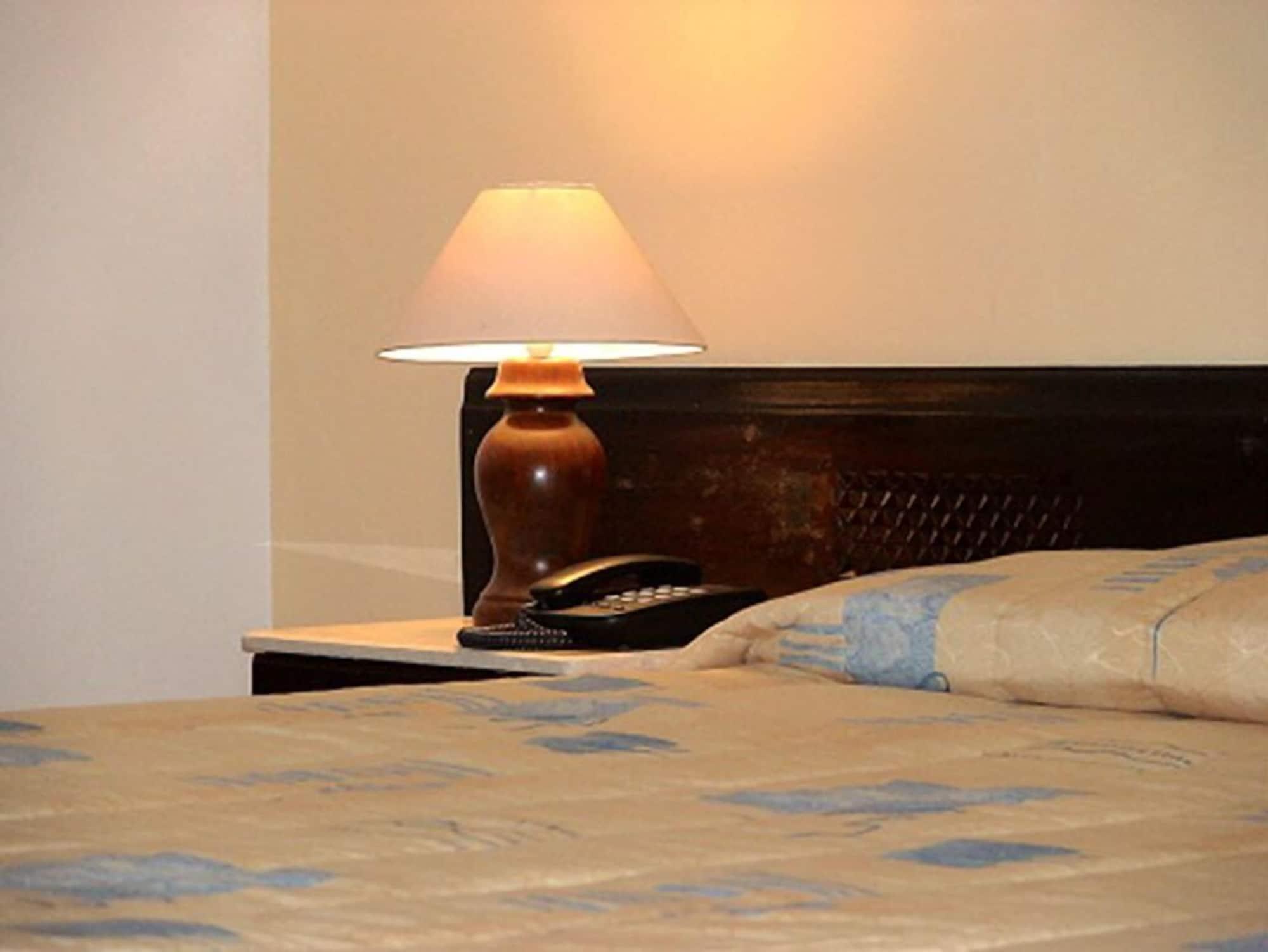 Kenya Bay Beach Hotel Bamburi Bagian luar foto