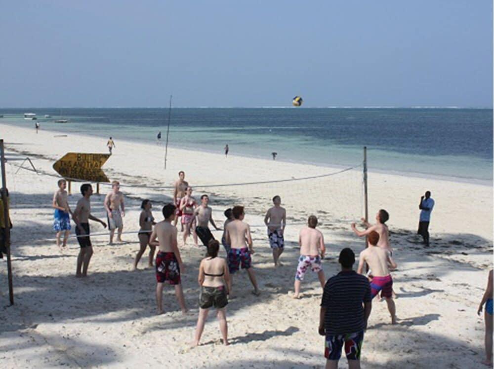 Kenya Bay Beach Hotel Bamburi Bagian luar foto