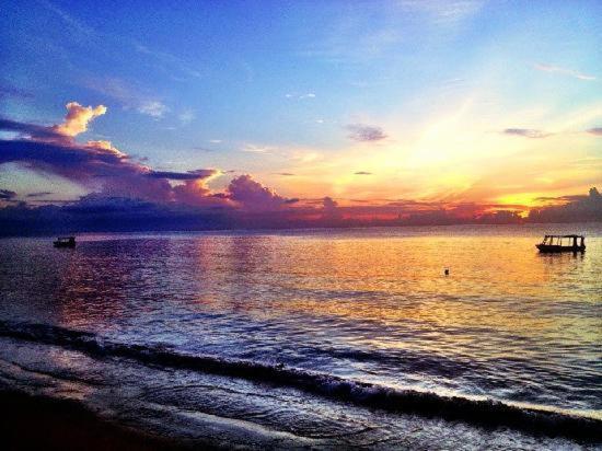 Kenya Bay Beach Hotel Bamburi Bagian luar foto
